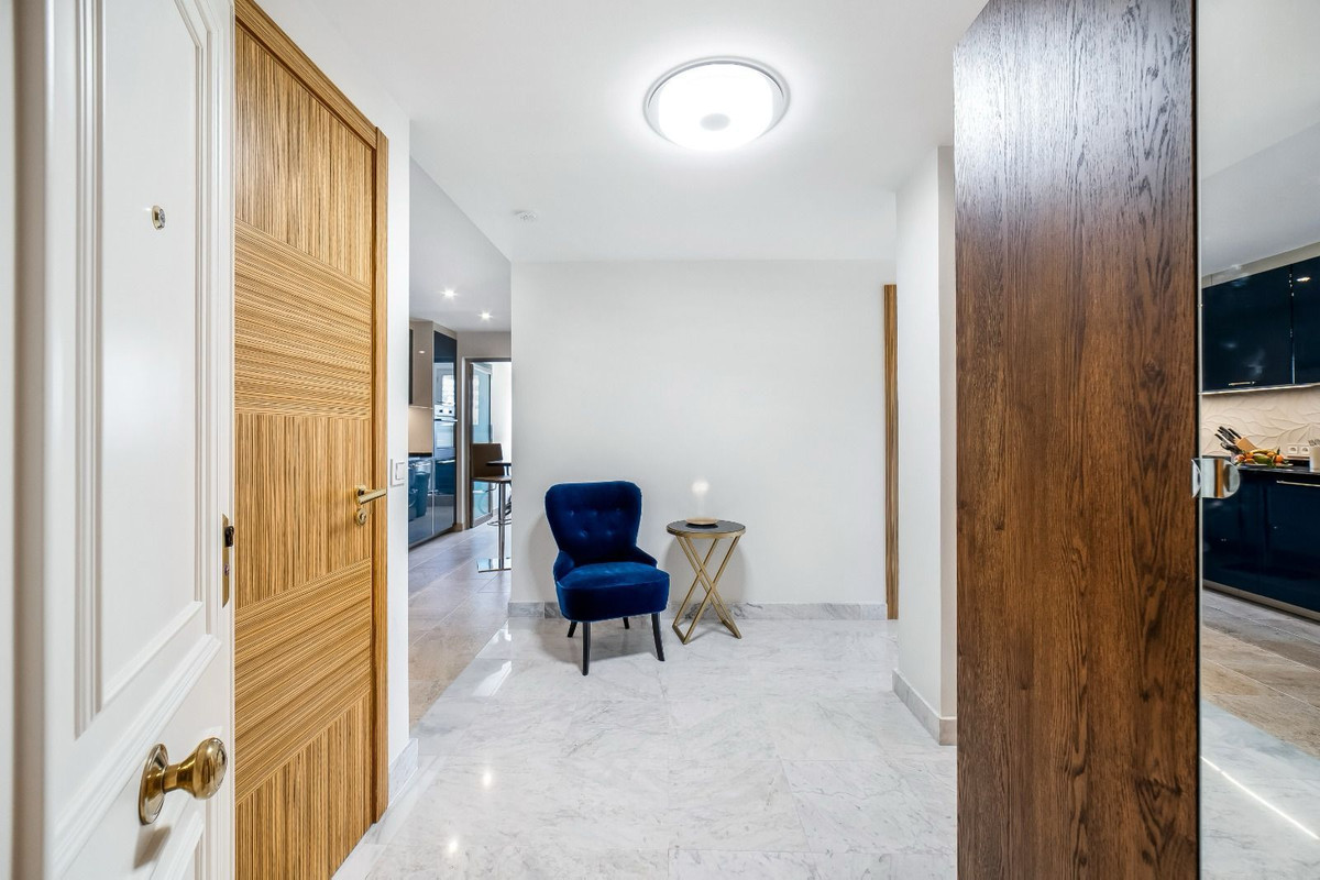 Se vende Apartamento Planta Media de 2 dormitorios en Costa Del Sol, Málaga, España