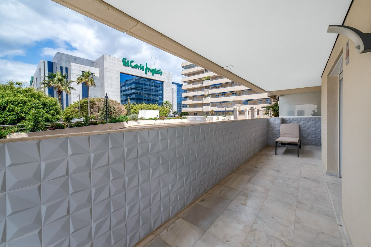 Se vende Apartamento Planta Media de 2 dormitorios en Costa Del Sol, Málaga, España