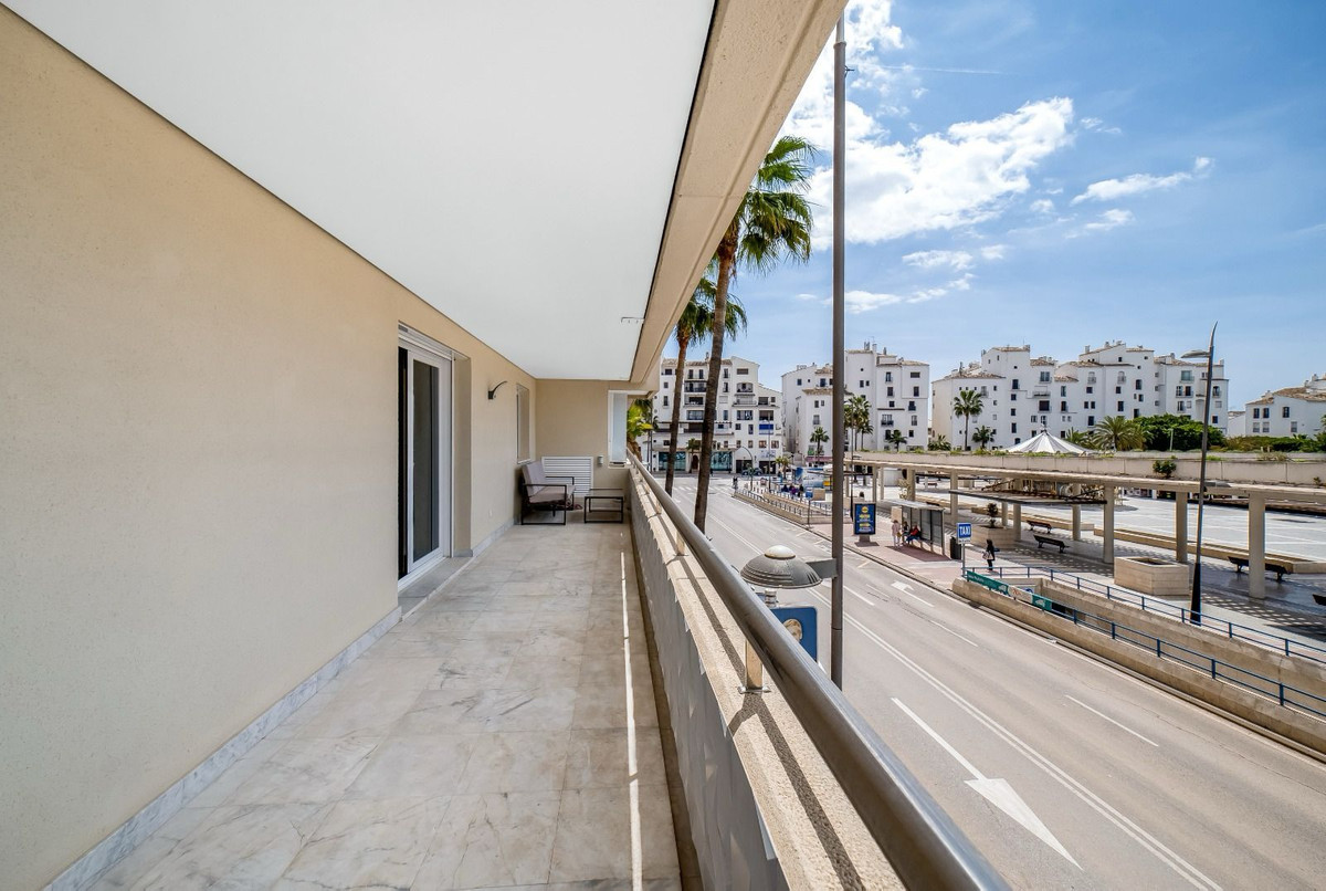 Se vende Apartamento Planta Media de 2 dormitorios en Costa Del Sol, Málaga, España