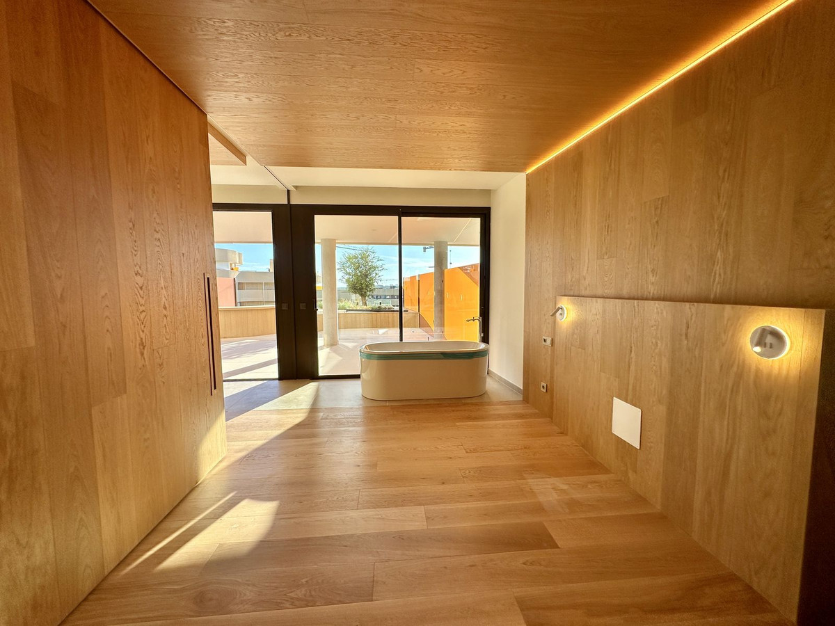 3 Bed Apartment for sale in Fuengirola Costa Del Sol, Málaga, Spain