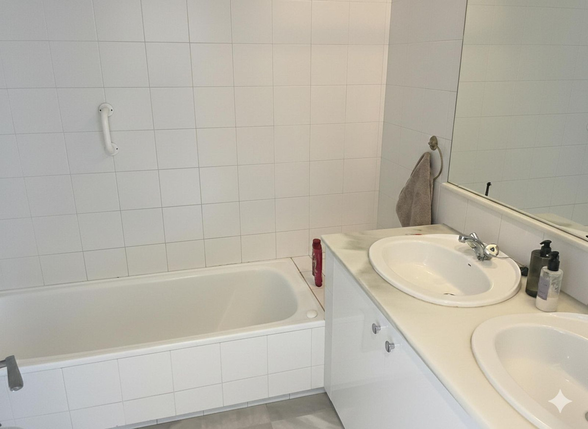 2 Bed Apartment for sale in Los Almendros Costa Del Sol, Málaga, Spain