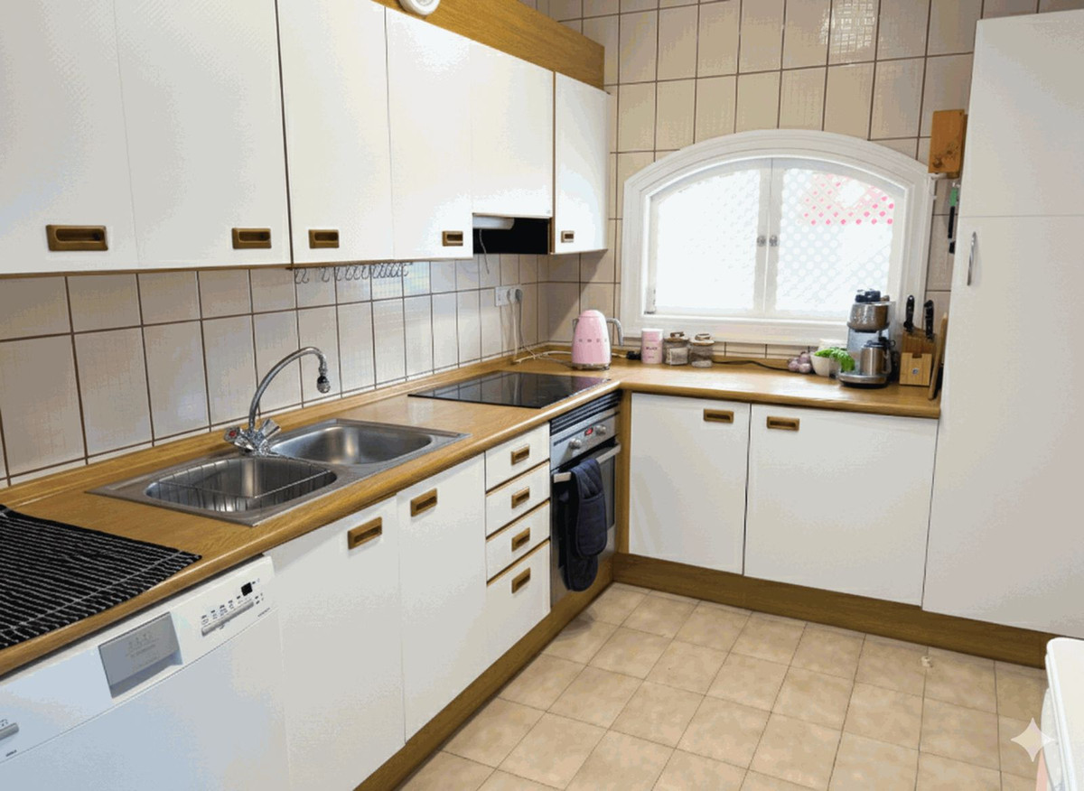 2 Bed Apartment for sale in Los Almendros Costa Del Sol, Málaga, Spain