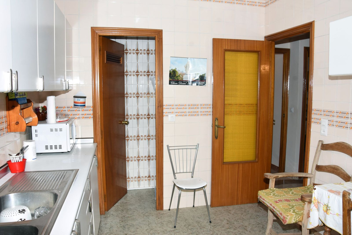 Se vende Apartamento Planta Media de 3 dormitorios en Costa Del Sol, Málaga, España