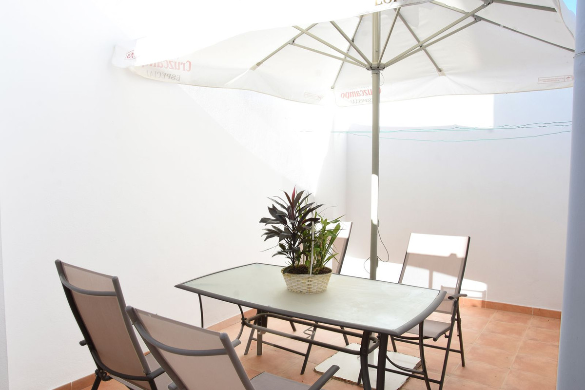 Se vende Apartamento Planta Baja de 2 dormitorios en Costa Del Sol, Málaga, España