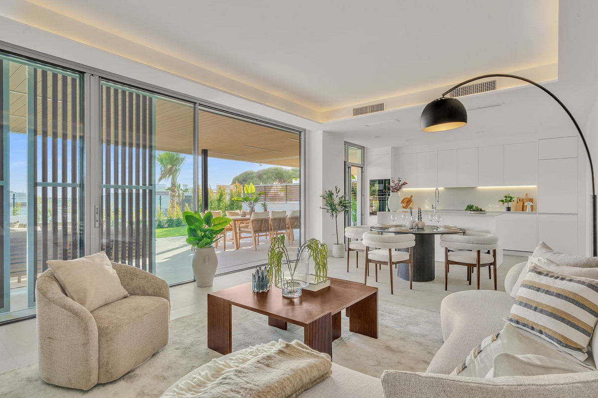 Se vende Apartamento Planta Baja de 4 dormitorios en Costa Del Sol, Málaga, España