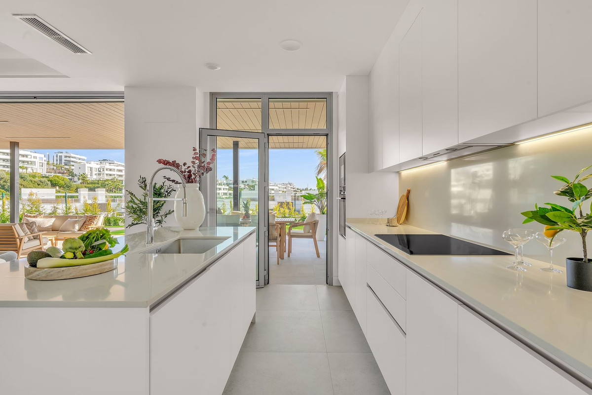 Se vende Apartamento Planta Baja de 4 dormitorios en Costa Del Sol, Málaga, España