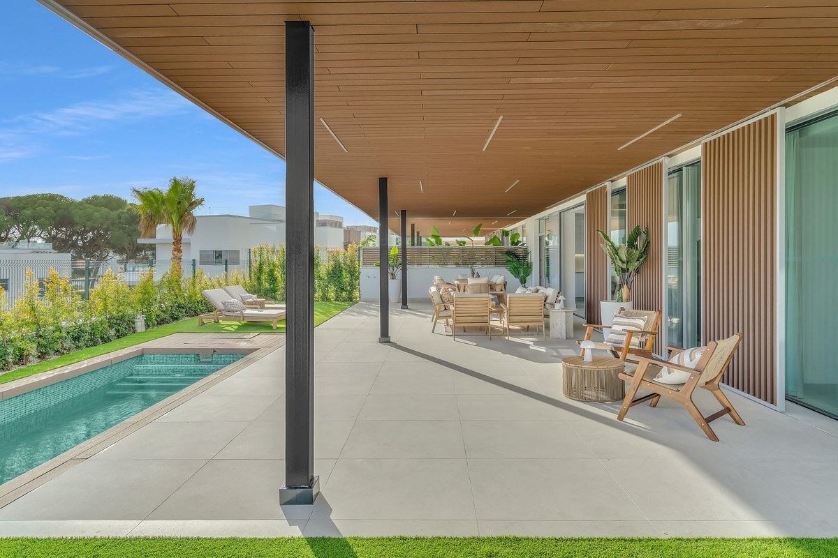 Se vende Apartamento Planta Baja de 4 dormitorios en Costa Del Sol, Málaga, España