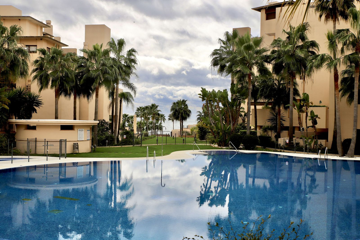 1 Bed Apartment for sale in Estepona Costa Del Sol, Málaga, Spain
