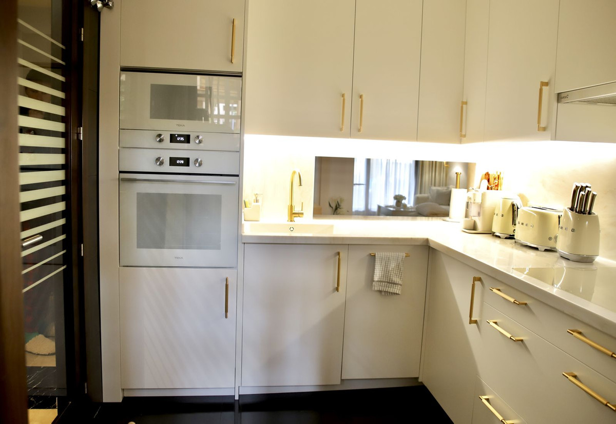 1 Bed Apartment for sale in Estepona Costa Del Sol, Málaga, Spain