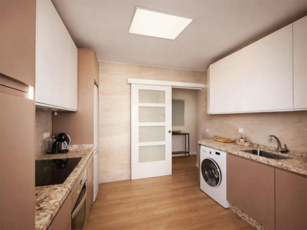 Se vende Apartamento Planta Media de 2 dormitorios en Costa Del Sol, Málaga, España