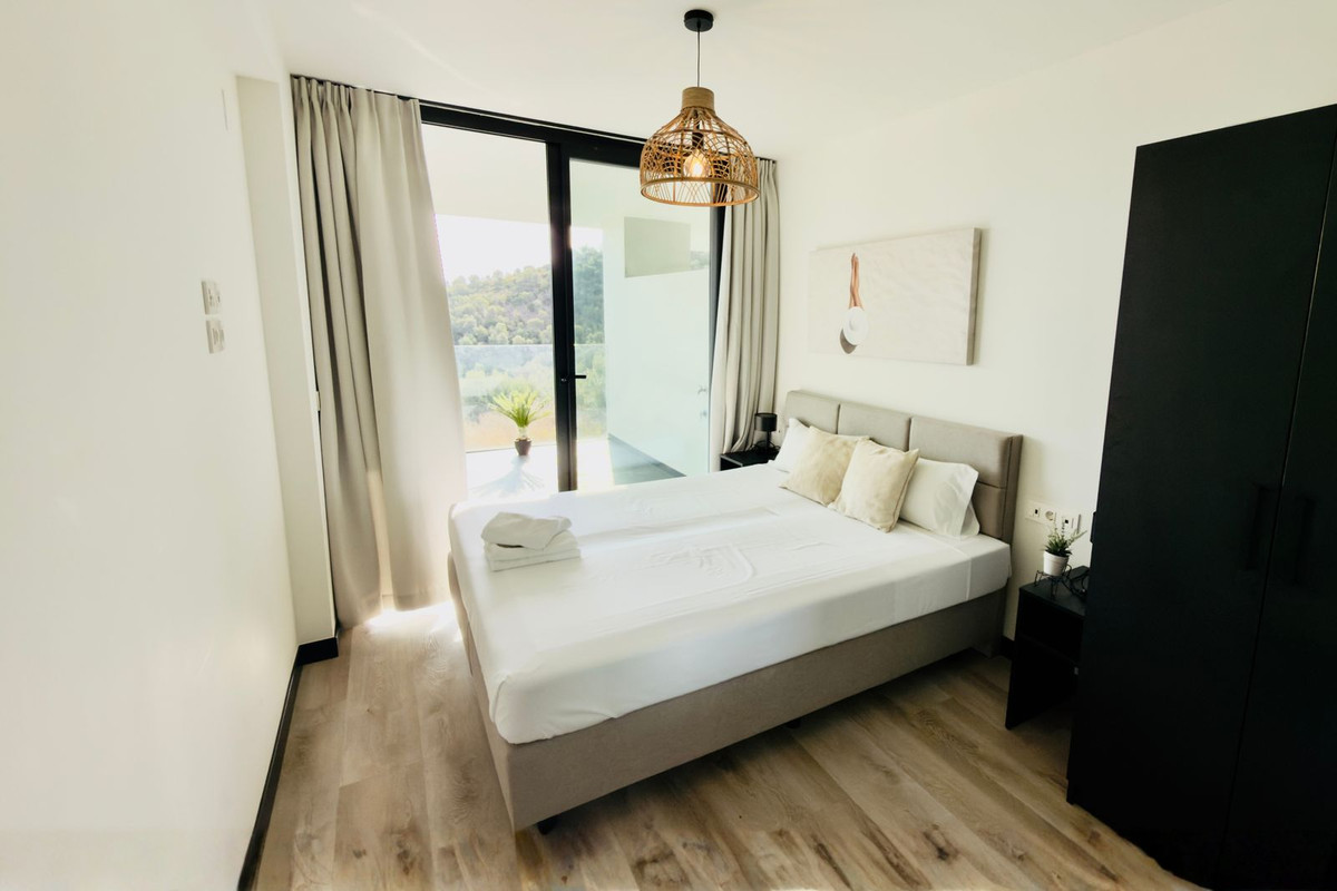 Se vende Apartamento Planta Media de 4 dormitorios en Costa Del Sol, Málaga, España