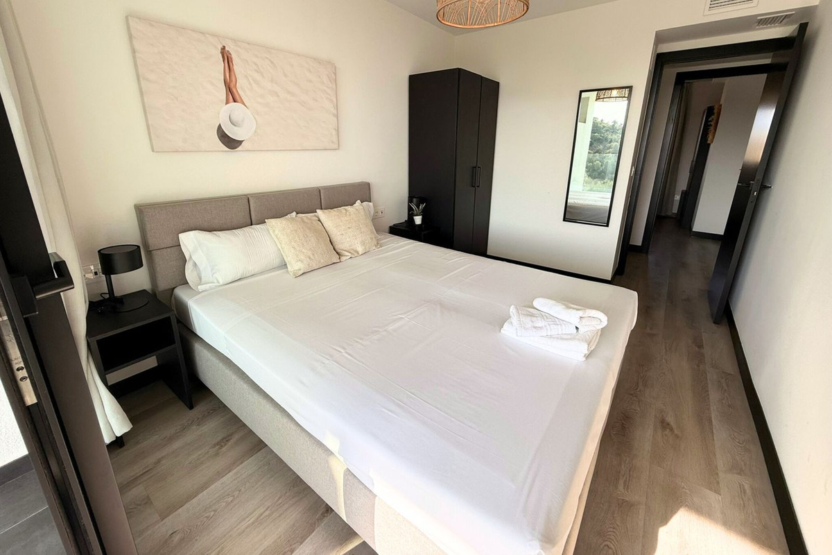 Se vende Apartamento Planta Media de 4 dormitorios en Costa Del Sol, Málaga, España