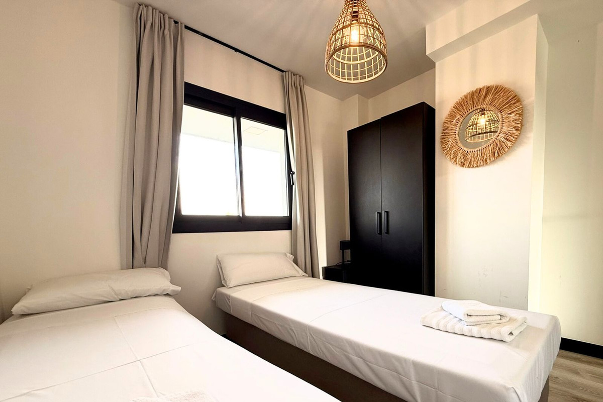 Se vende Apartamento Planta Media de 4 dormitorios en Costa Del Sol, Málaga, España