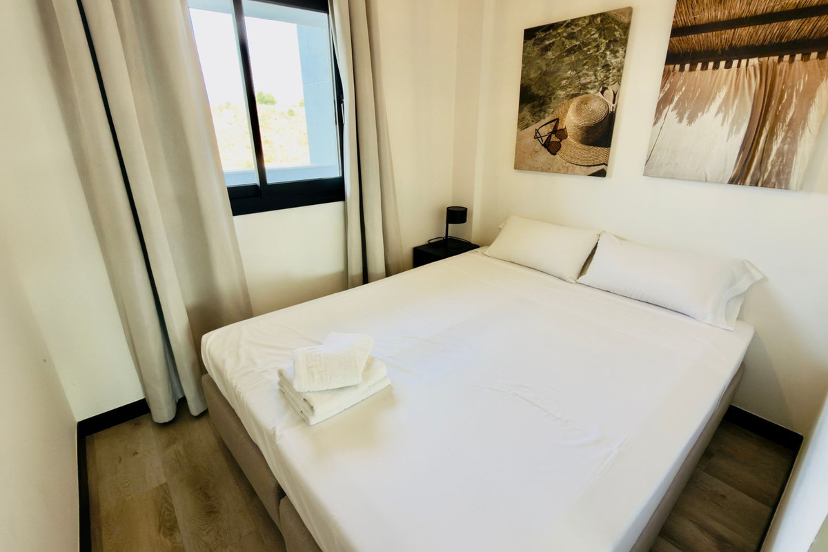 Se vende Apartamento Planta Media de 4 dormitorios en Costa Del Sol, Málaga, España