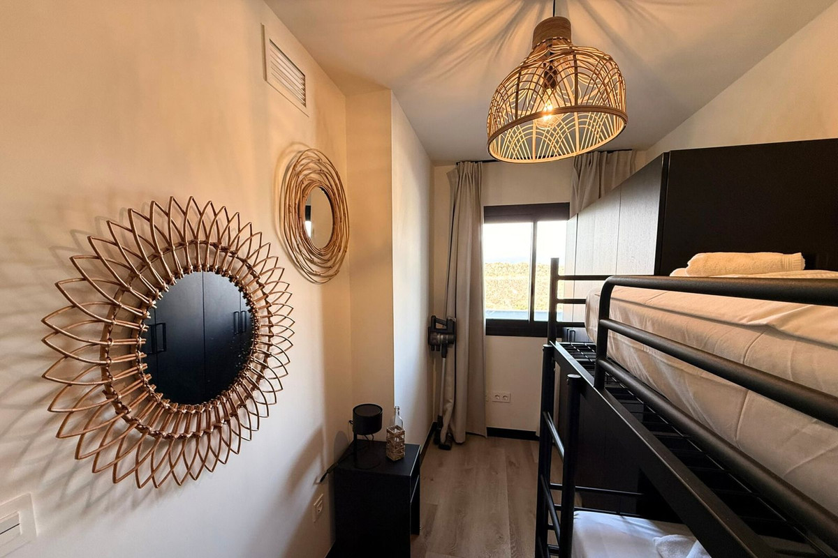 Se vende Apartamento Planta Media de 4 dormitorios en Costa Del Sol, Málaga, España