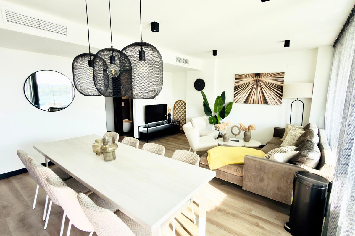 Se vende Apartamento Planta Media de 4 dormitorios en Costa Del Sol, Málaga, España