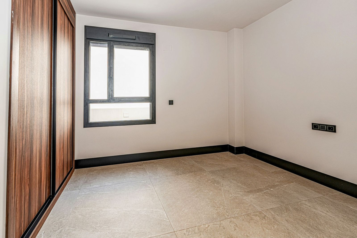 3 Bed Apartment for sale in Nueva Andalucía Costa Del Sol, Málaga, Spain