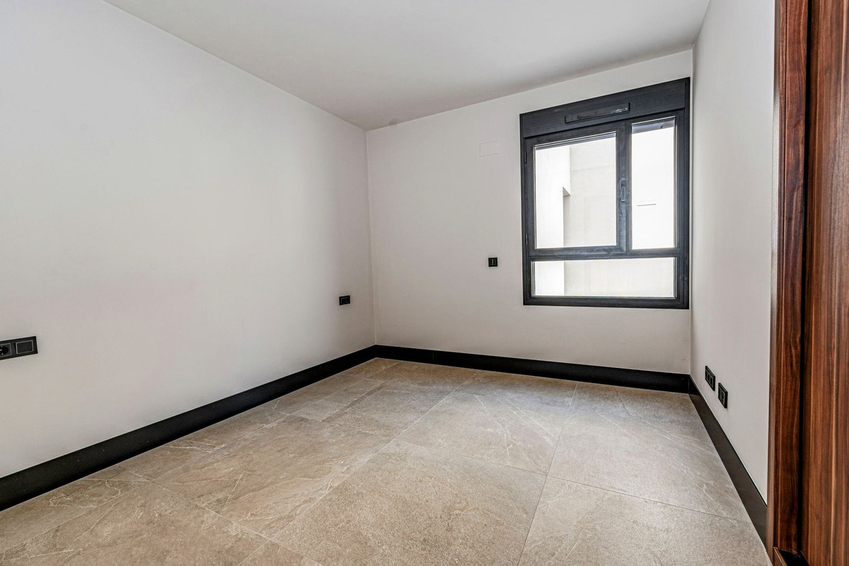 3 Bed Apartment for sale in Nueva Andalucía Costa Del Sol, Málaga, Spain