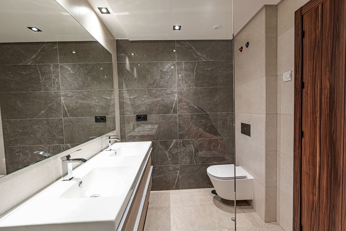 3 Bed Apartment for sale in Nueva Andalucía Costa Del Sol, Málaga, Spain