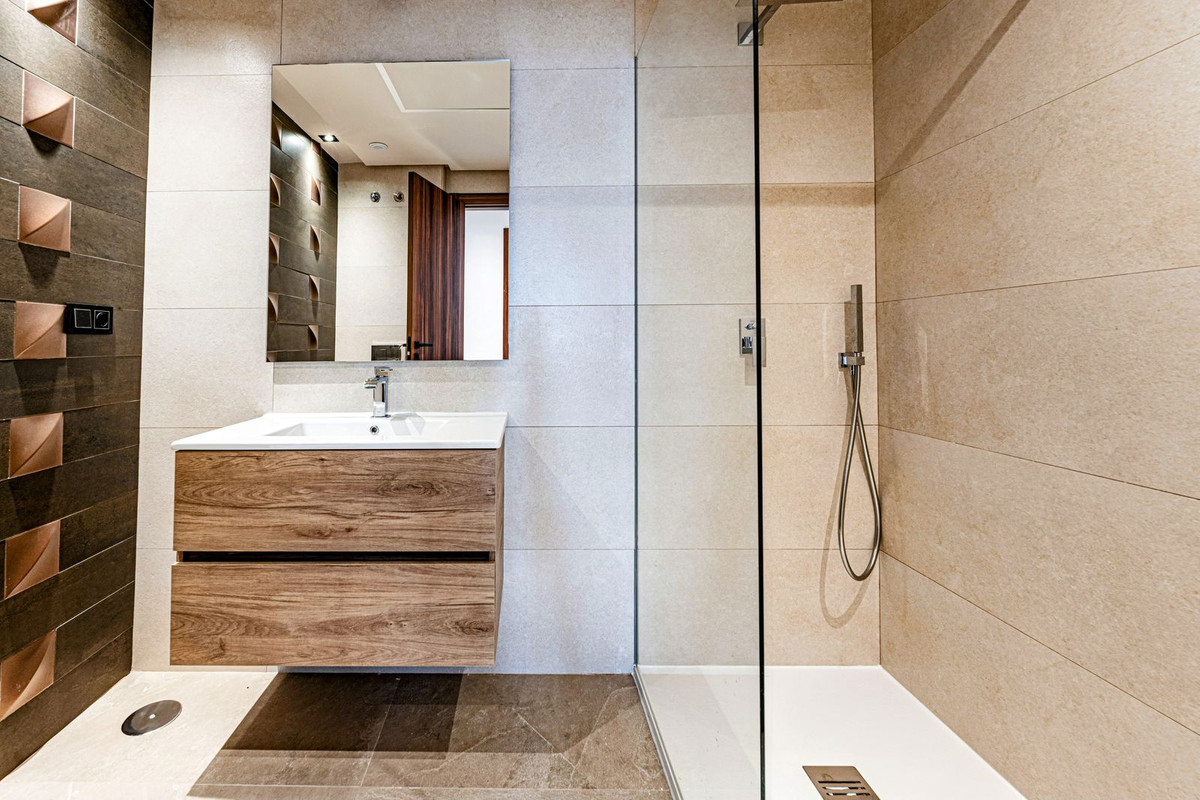 3 Bed Apartment for sale in Nueva Andalucía Costa Del Sol, Málaga, Spain