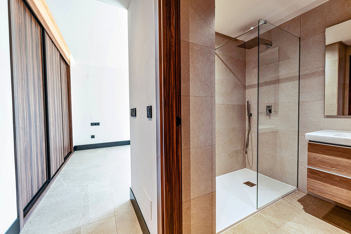 3 Bed Apartment for sale in Nueva Andalucía Costa Del Sol, Málaga, Spain