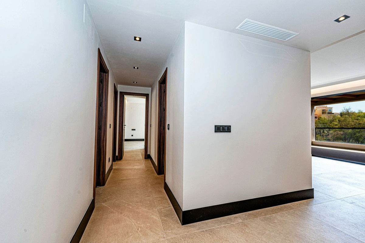 3 Bed Apartment for sale in Nueva Andalucía Costa Del Sol, Málaga, Spain