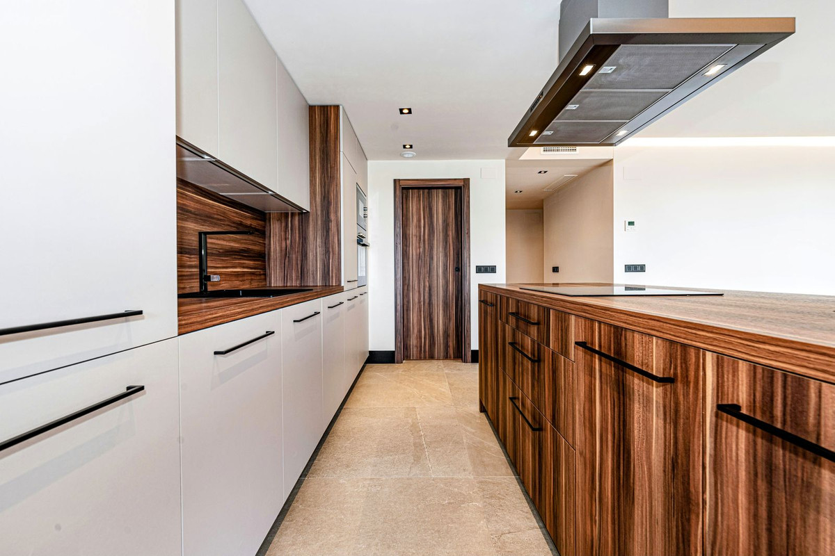 3 Bed Apartment for sale in Nueva Andalucía Costa Del Sol, Málaga, Spain