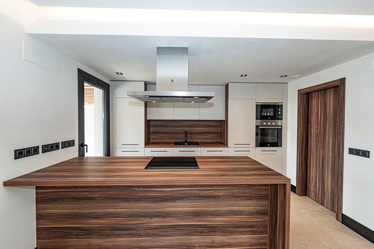 3 Bed Apartment for sale in Nueva Andalucía Costa Del Sol, Málaga, Spain