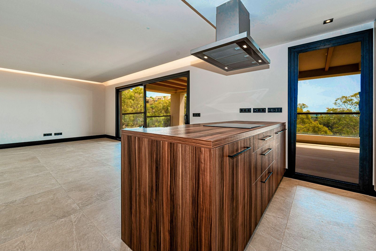 3 Bed Apartment for sale in Nueva Andalucía Costa Del Sol, Málaga, Spain