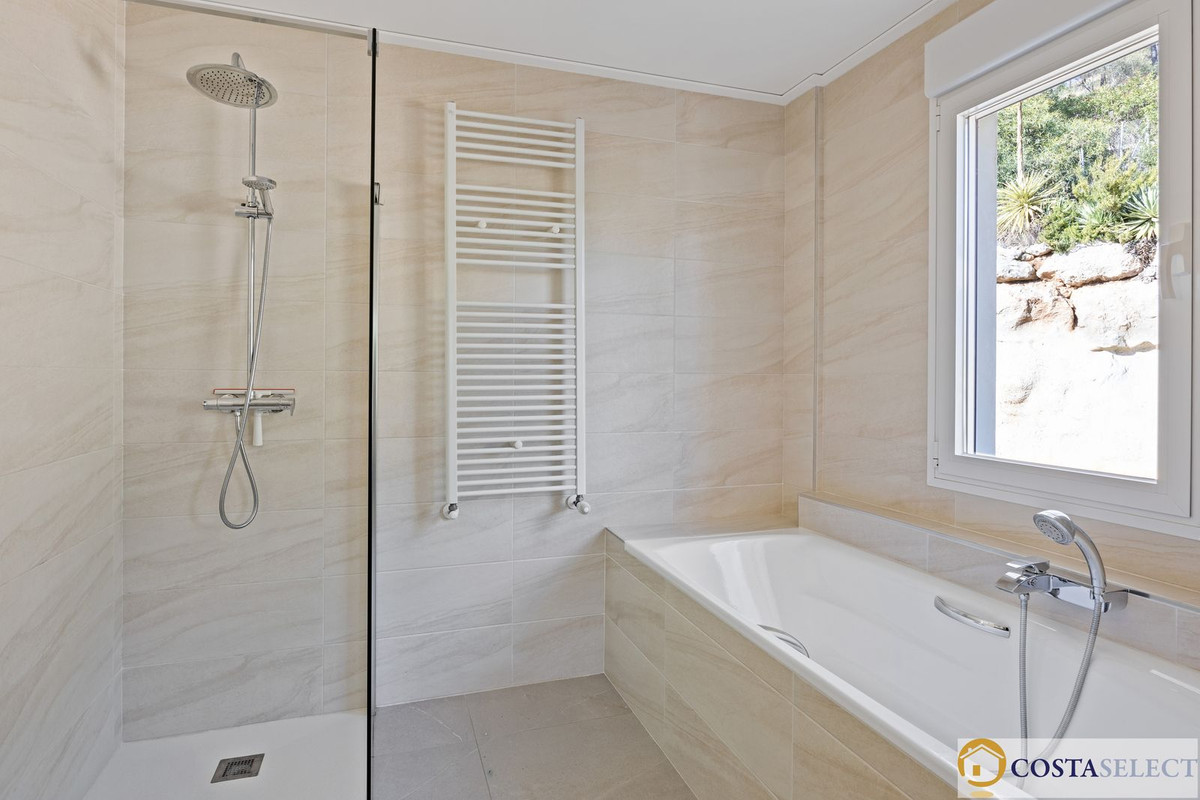 7 Bed Townhouse for sale in Alcalali Costa Blanca, Alicante, Spain