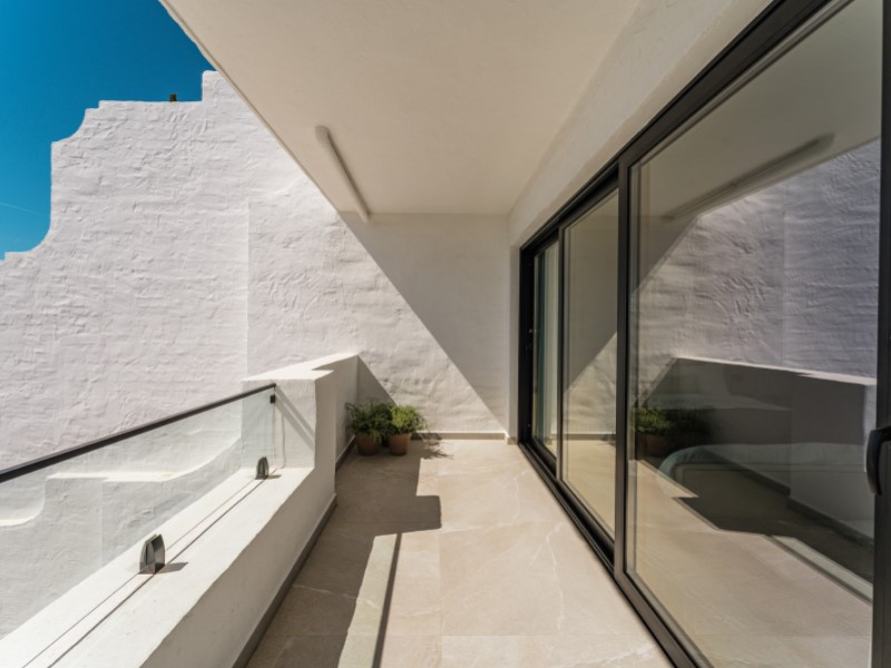 3 Bed Apartment for sale in Benahavís Costa Del Sol, Málaga, Spain