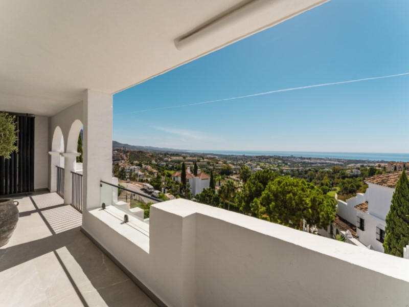 3 Bed Apartment for sale in Benahavís Costa Del Sol, Málaga, Spain