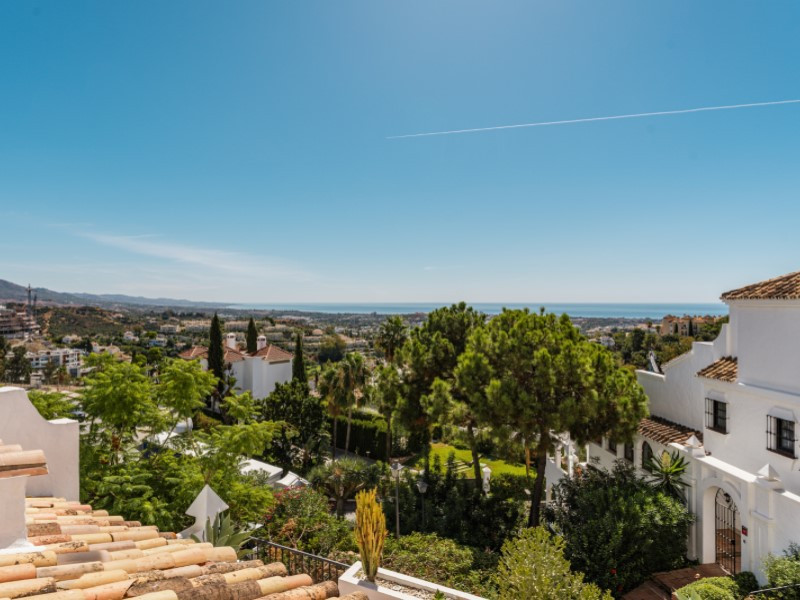 3 Bed Apartment for sale in Benahavís Costa Del Sol, Málaga, Spain