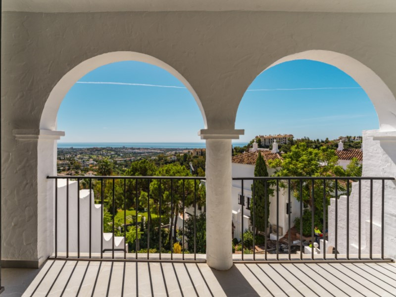 3 Bed Apartment for sale in Benahavís Costa Del Sol, Málaga, Spain