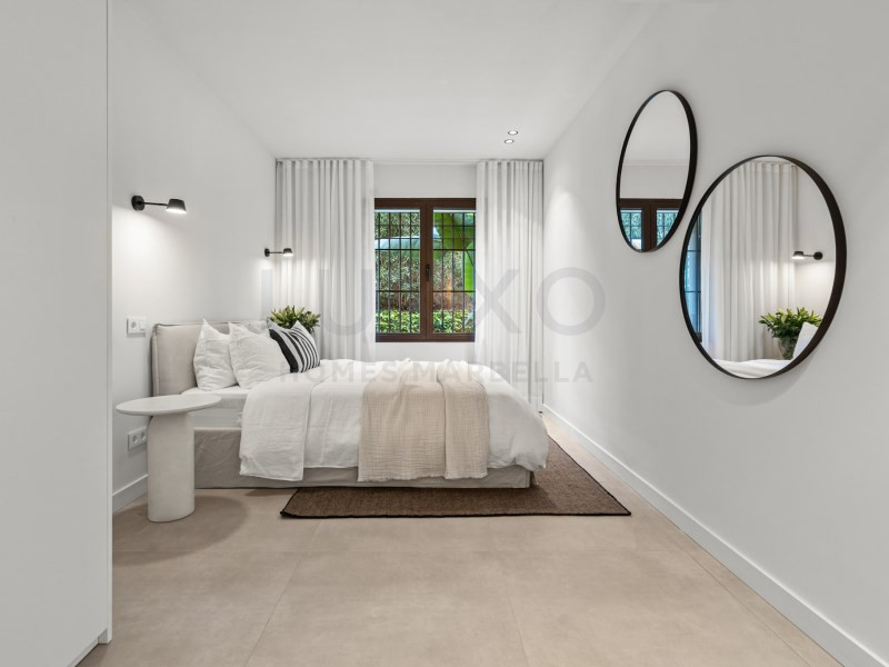 2 Bed Apartment for sale in Benahavís Costa Del Sol, Málaga, Spain