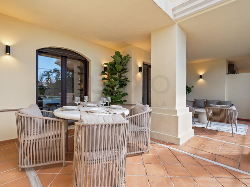2 Bed Apartment for sale in Benahavís Costa Del Sol, Málaga, Spain