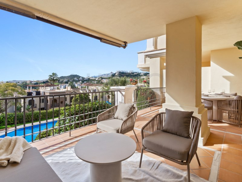 2 Bed Apartment for sale in Benahavís Costa Del Sol, Málaga, Spain