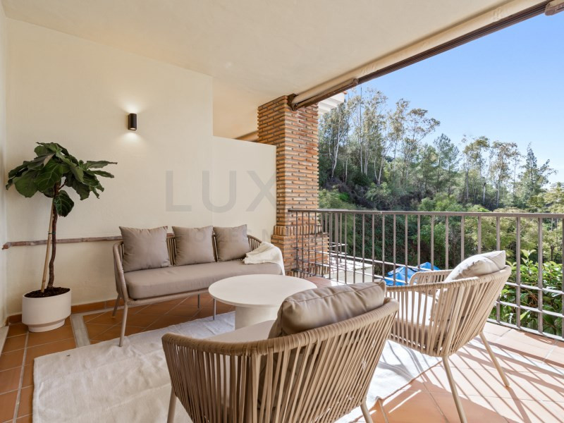2 Bed Apartment for sale in Benahavís Costa Del Sol, Málaga, Spain