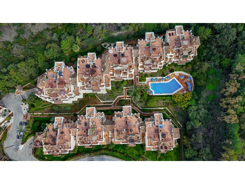 2 Bed Apartment for sale in Benahavís Costa Del Sol, Málaga, Spain