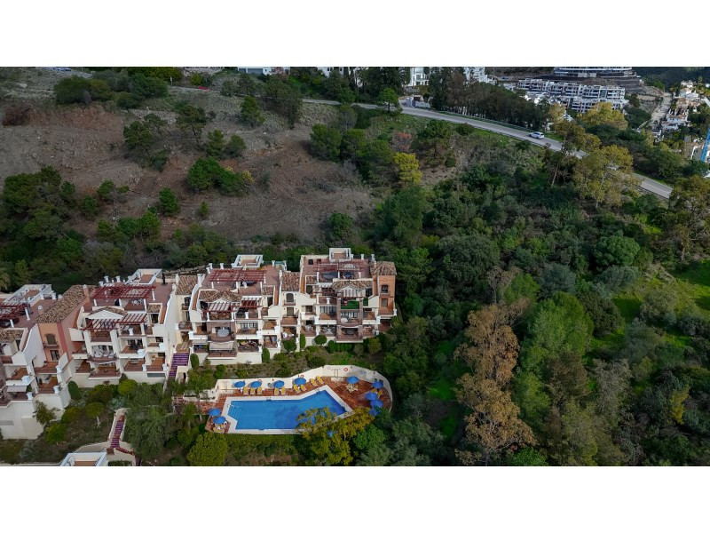 2 Bed Apartment for sale in Benahavís Costa Del Sol, Málaga, Spain