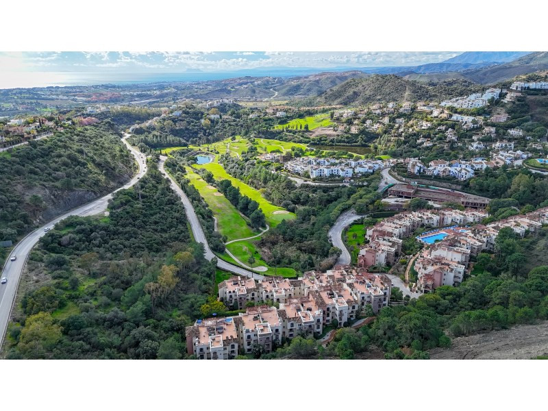 2 Bed Apartment for sale in Benahavís Costa Del Sol, Málaga, Spain