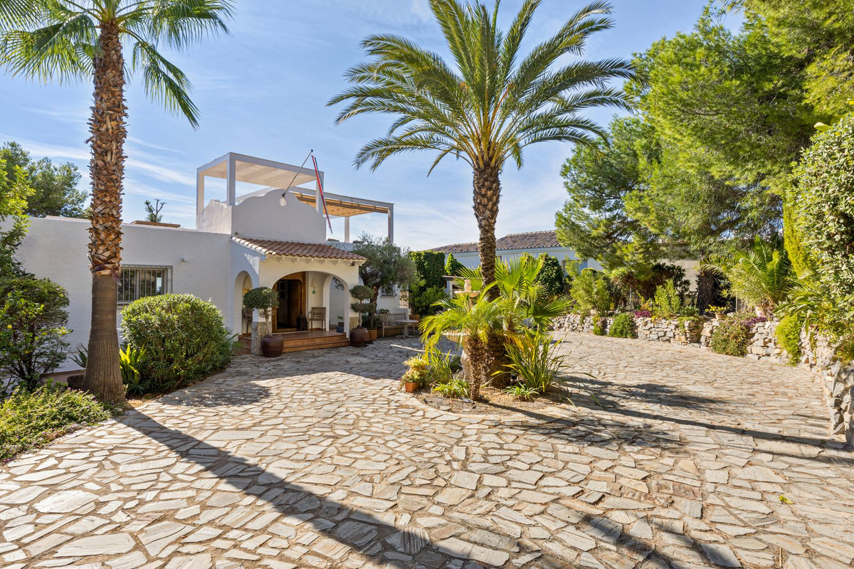 4 Bed Townhouse for sale in Altea Costa Blanca, Alicante, Spain
