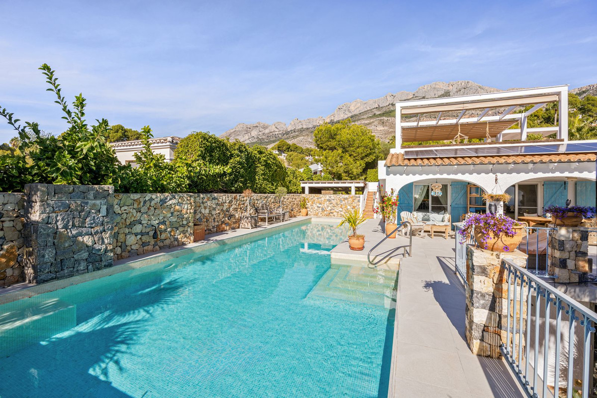 4 Bed Townhouse for sale in Altea Costa Blanca, Alicante, Spain