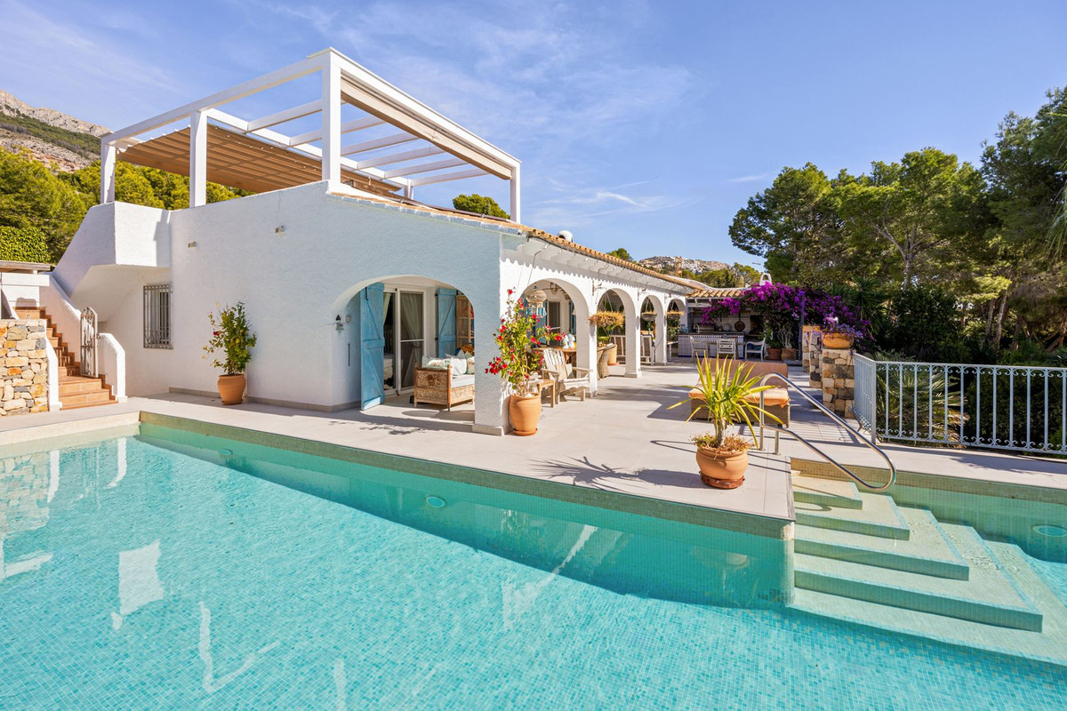 4 Bed Townhouse for sale in Altea Costa Blanca, Alicante, Spain