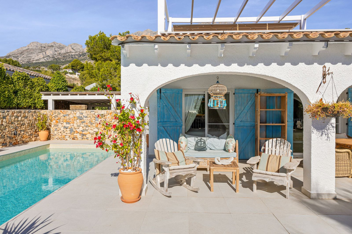 4 Bed Townhouse for sale in Altea Costa Blanca, Alicante, Spain