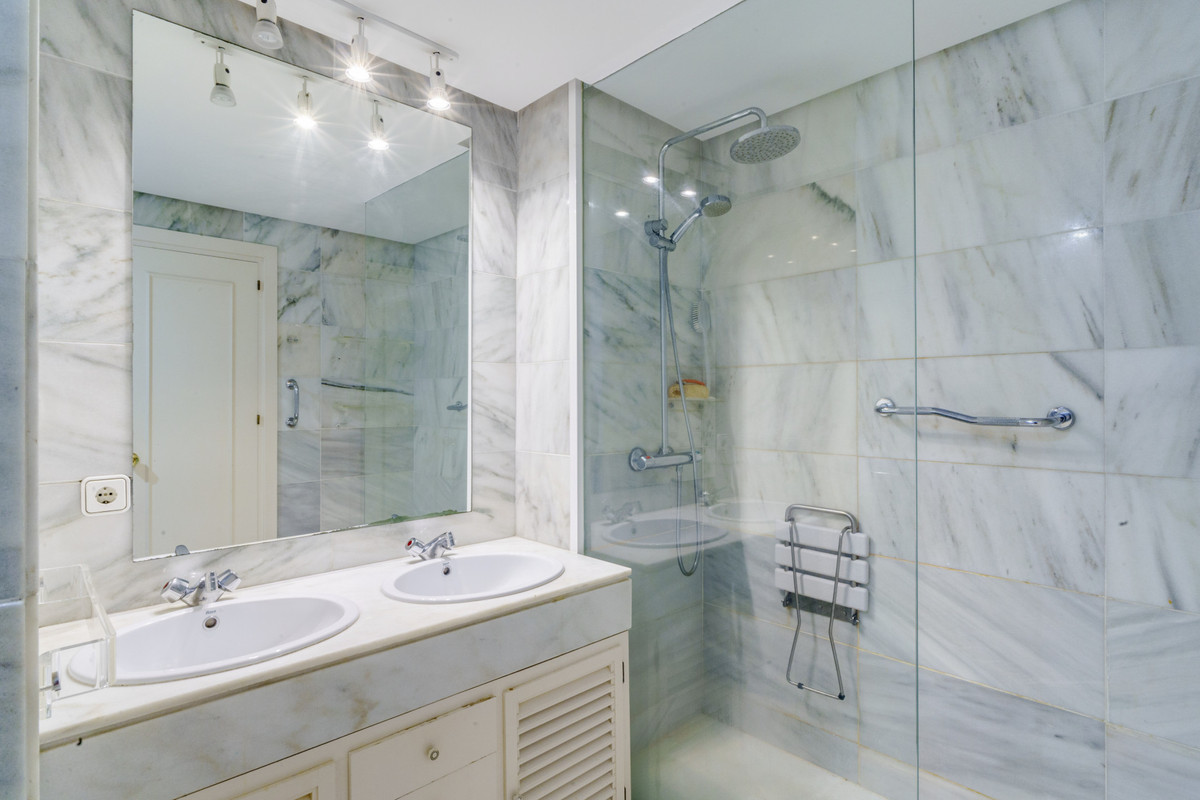 3 Bed Apartment for sale in Torre Real Costa Del Sol, Málaga, Spain