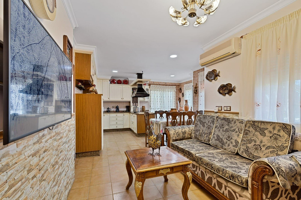 Se vende Villa - Chalet de 4 dormitorios en Costa Del Sol, Málaga, España