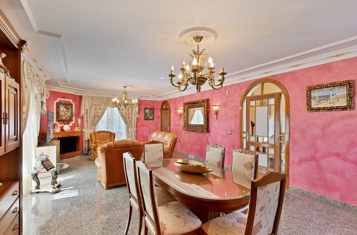 Se vende Villa - Chalet de 4 dormitorios en Costa Del Sol, Málaga, España