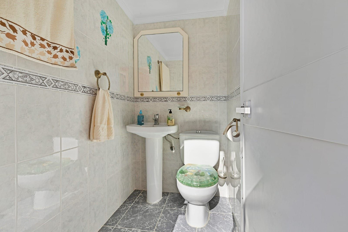 Se vende Villa - Chalet de 4 dormitorios en Costa Del Sol, Málaga, España