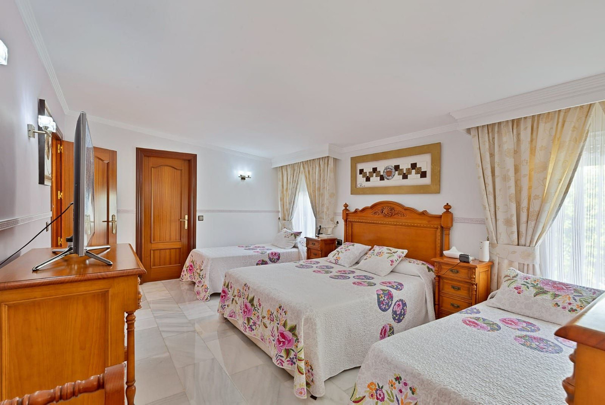 Se vende Villa - Chalet de 4 dormitorios en Costa Del Sol, Málaga, España